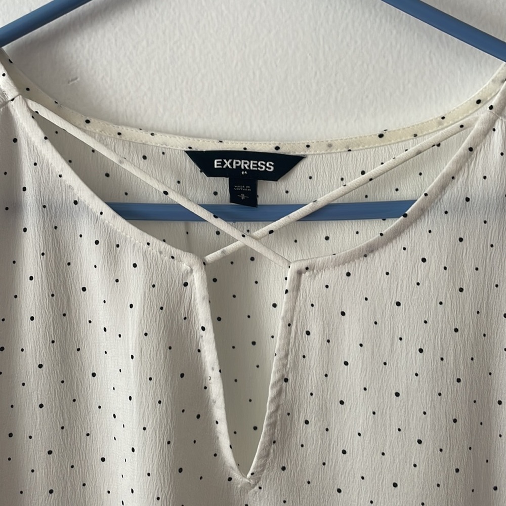 Express Blouse - Picture 2 of 4